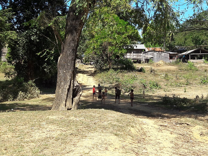 Vietnam Cambodge ethnies animistes village